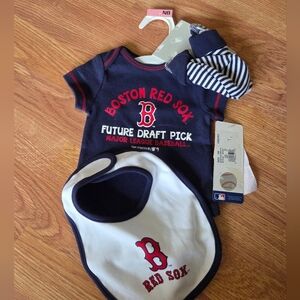 MLB Boston Red Sox Baby Set Newborn, 0/3M, 3M Bib Booties One Piece NWT Baseball